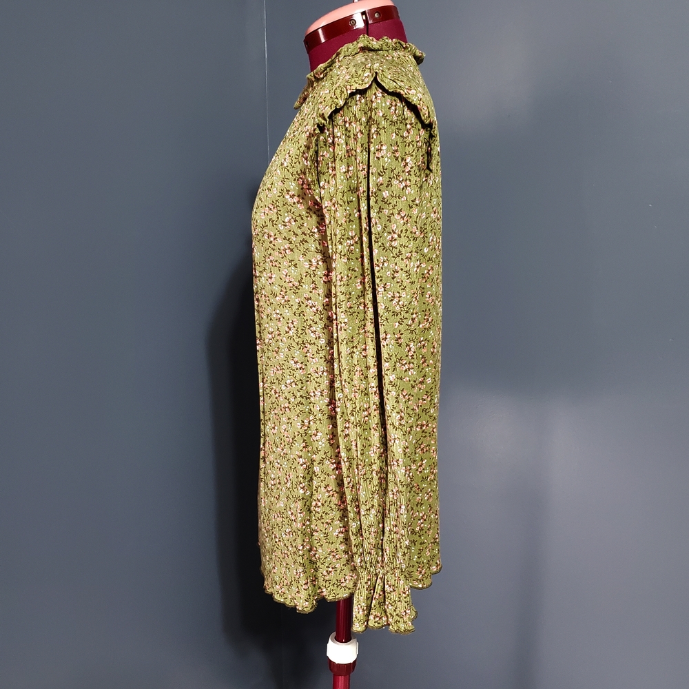 7th Ray Green Long Sleeve Blouse with Tiny Pink Flowers Size Small - Picture 2 of 7